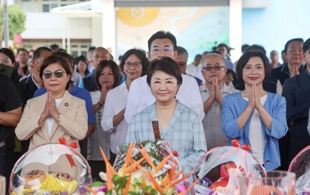关于韩国瑜昨天公开怒骂傅昆萁，不仅批他像慈禧太后垂帘听政，还提议“不然就辞了总召