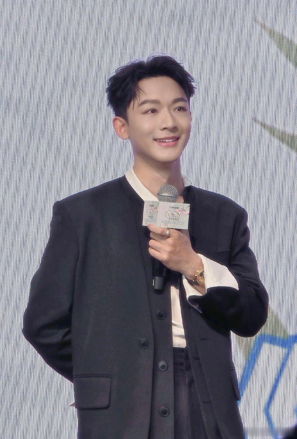 #张晚意[超话]##张晚意 我的目标是破3万#我觉得这只是一个小小的目标，而且对