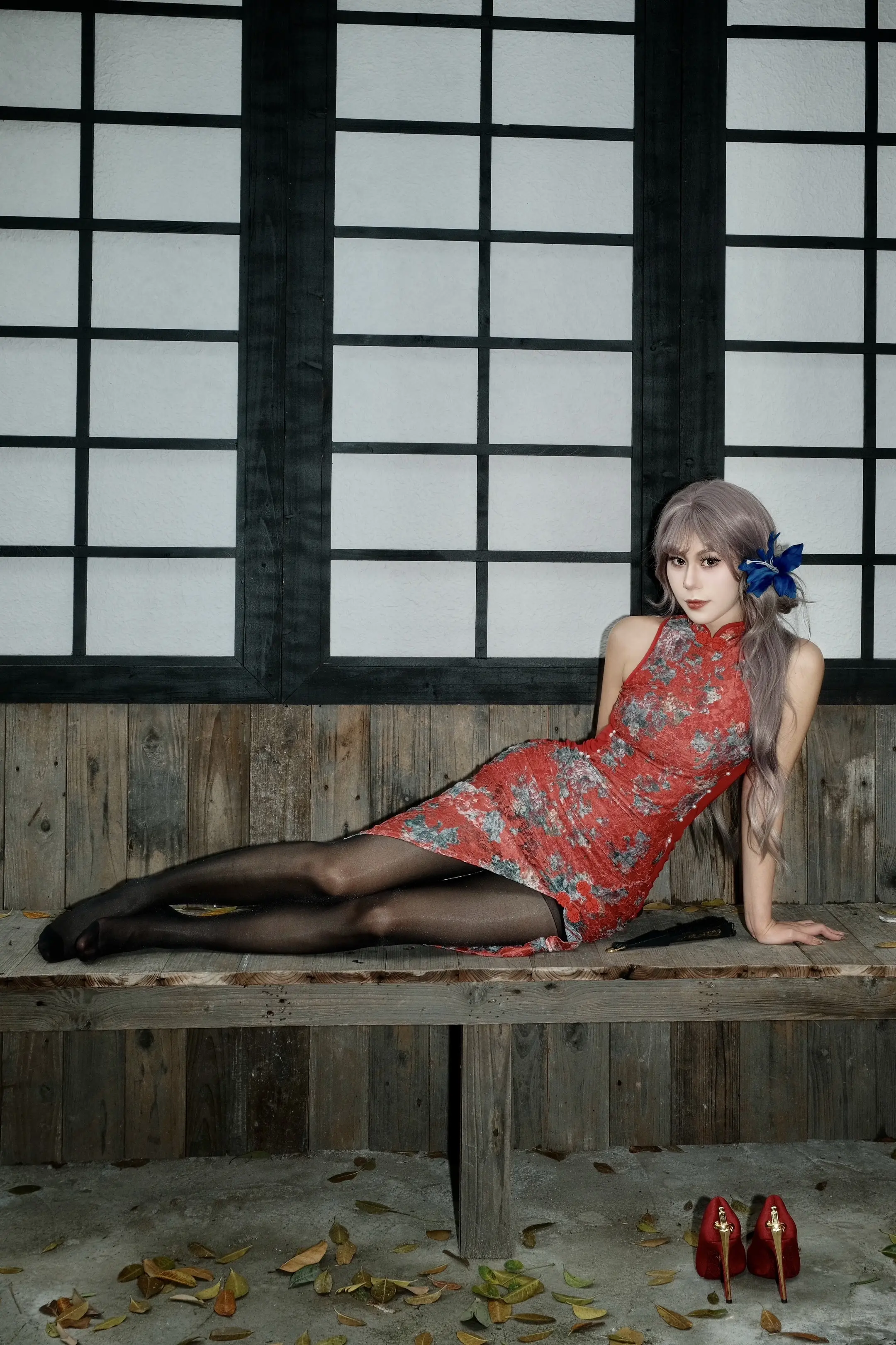 御姐 旗袍美人 控腿 好身材就要不断的雕 黑丝旗袍