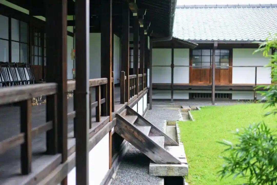 东京新宿并不是已经“全面封杀民宿”，而是在推进更严格的条例修改方案，9月8日新宿