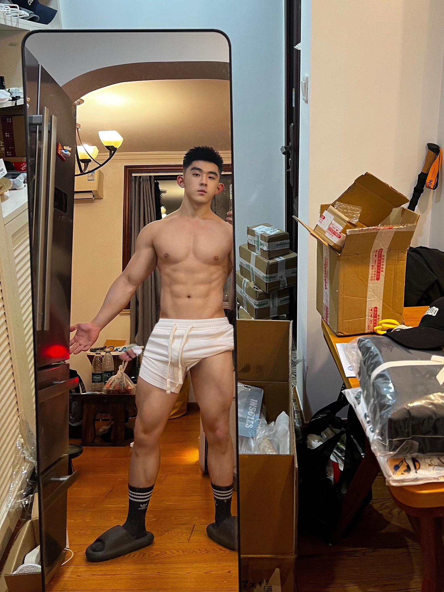 拆快递拆到红温。