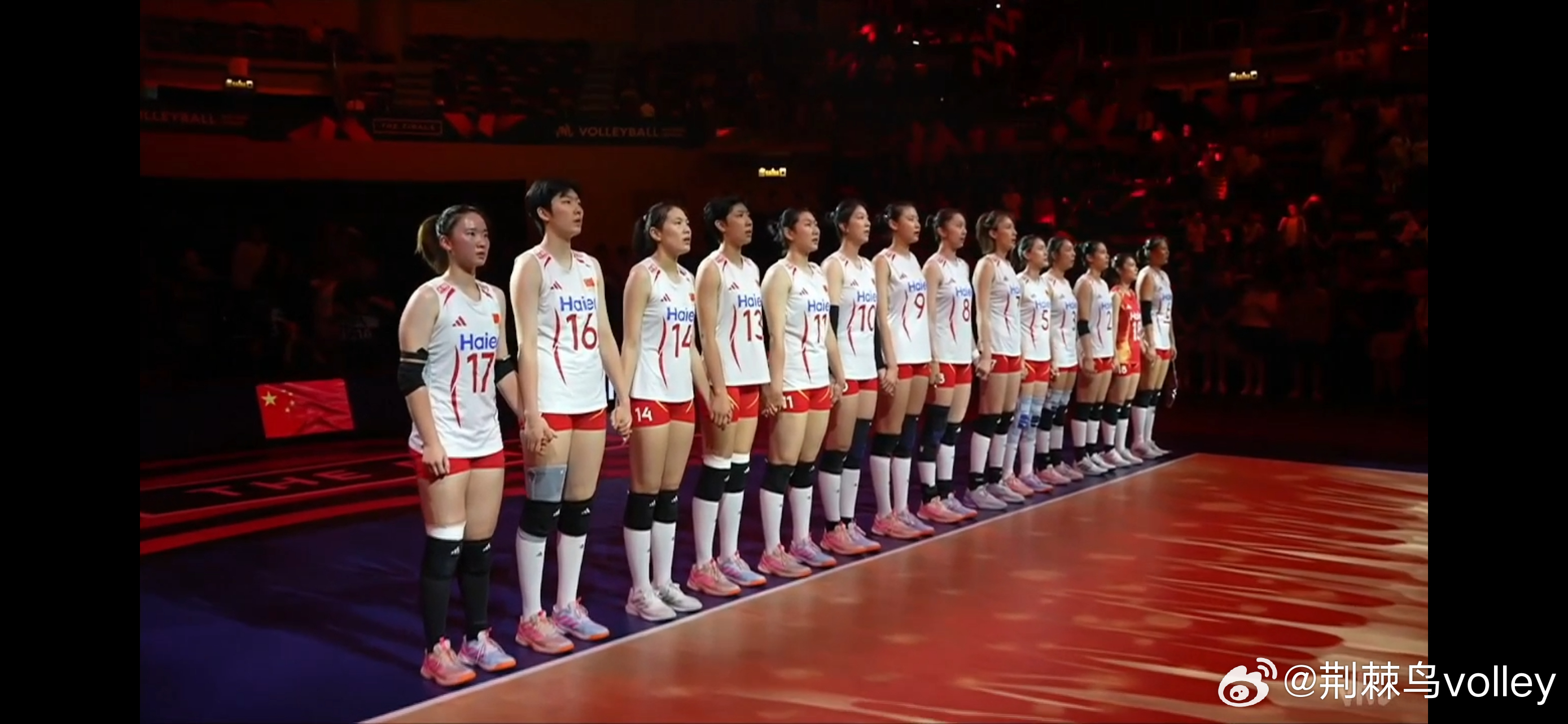 总算赶到家了。。。开始了开始了。2026年世界女排联赛中国女排vs美国女排