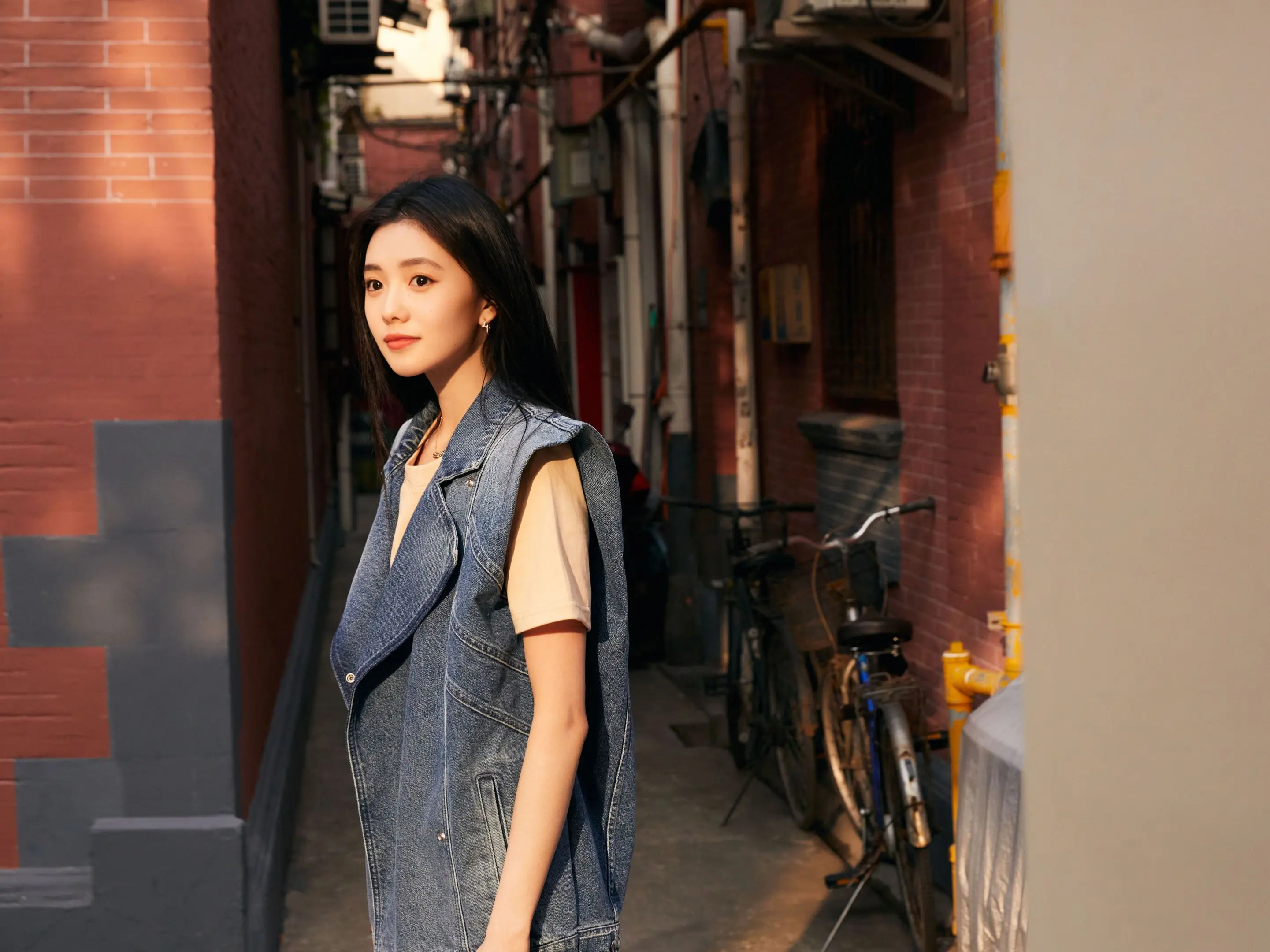 你会不会突然的出现，在街角的咖啡店