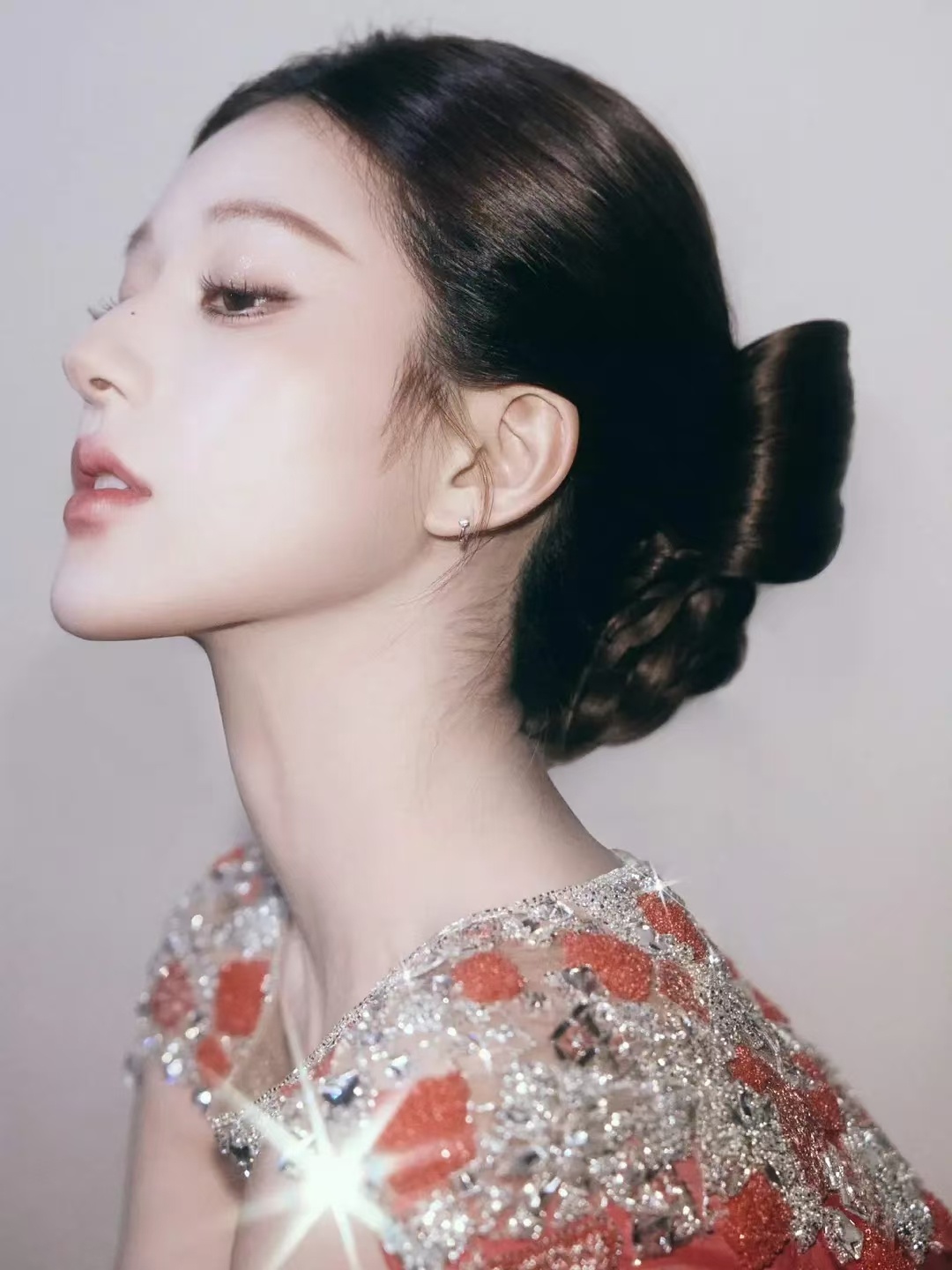 这个侧脸，哪哪都很完美，美哭了
