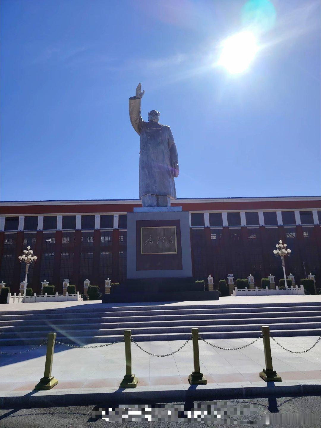 教员，永恒的太阳 