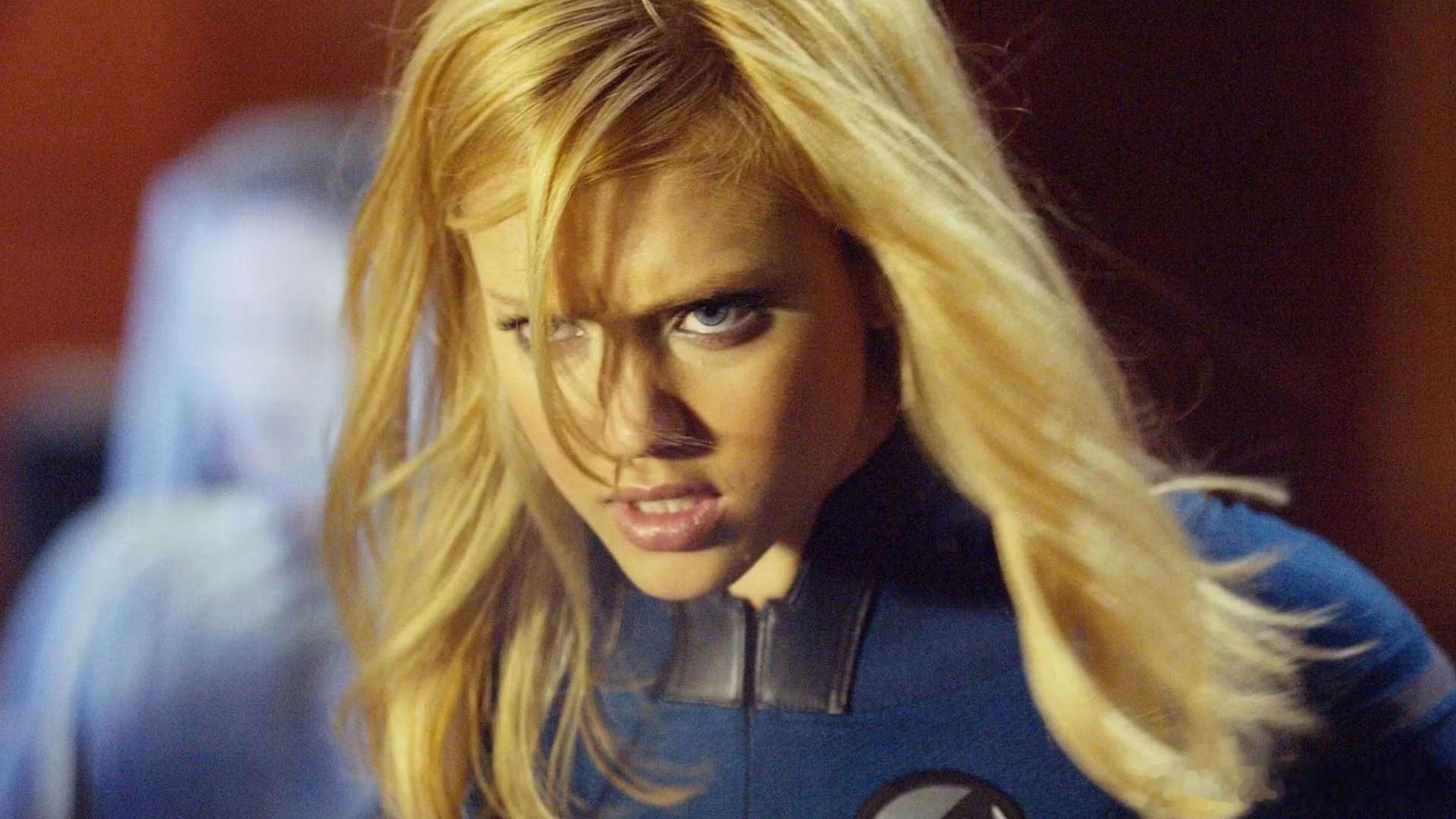 jessica alba杰西卡阿尔芭谈当年主演的漫改电影《神奇四侠》：裸身戏份的