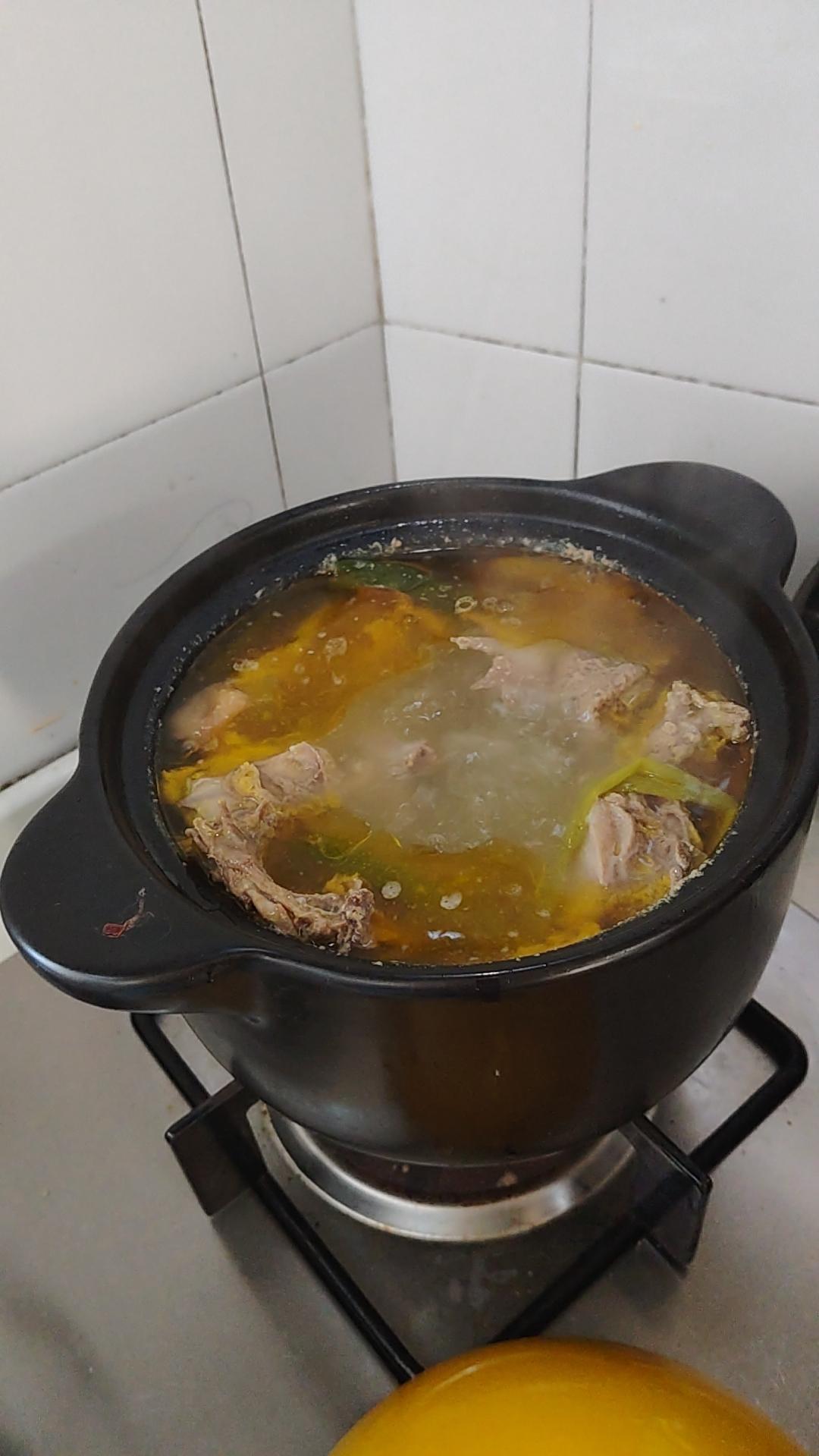 冬日生活随拍 冬天的美，真的值得用镜头记录。
在这个季节，世界仿佛被按下了静音键