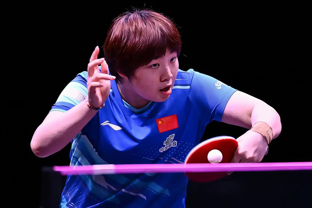 第三盘上阵的蒯曼太厉害了，上去之后犹如砍菜切瓜一般，咔嚓咔嚓就切了早田希娜一个3