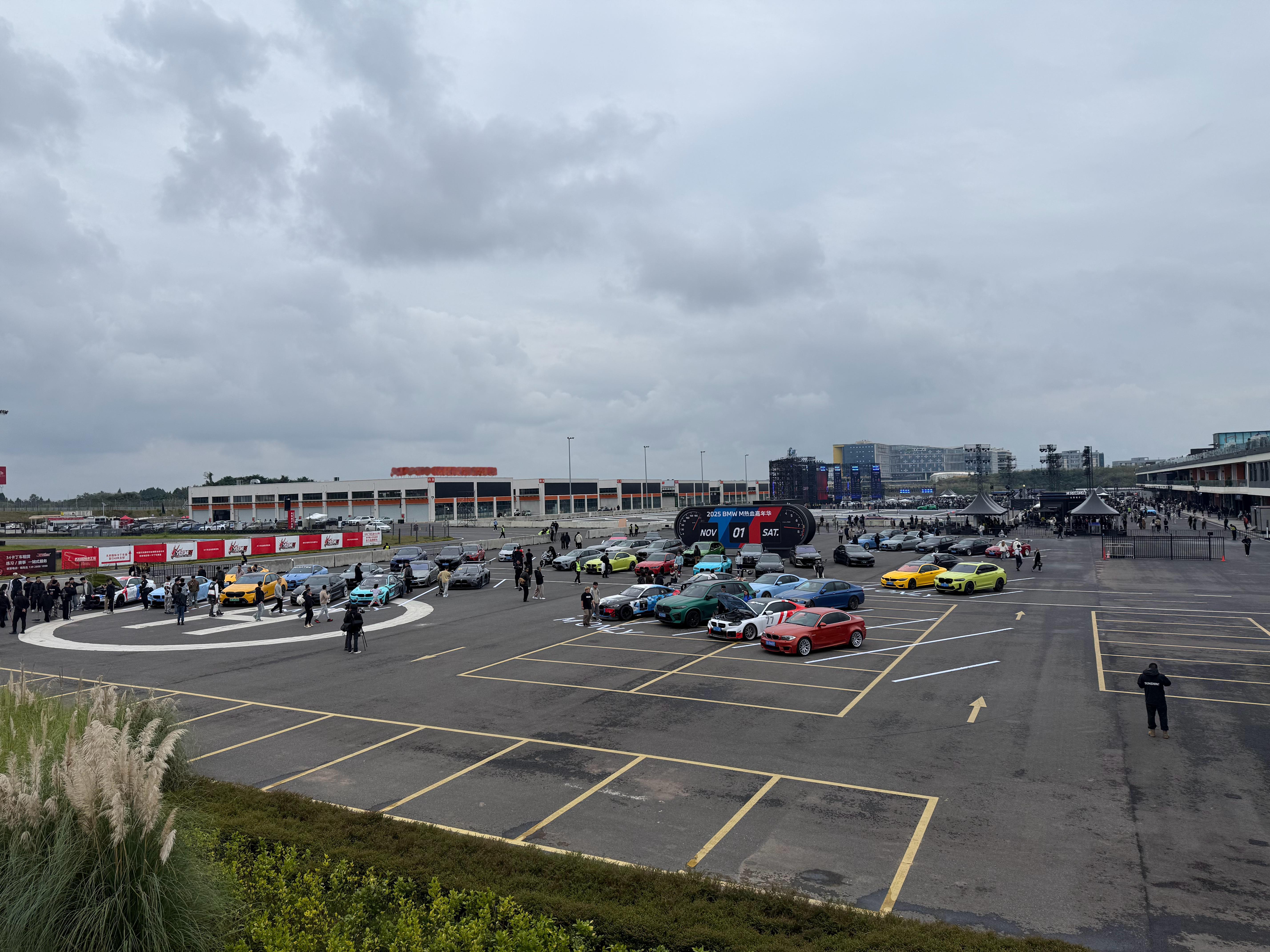 气氛有点燥啊，请大家监督我，一定要控制，控制，再控制 ​​​