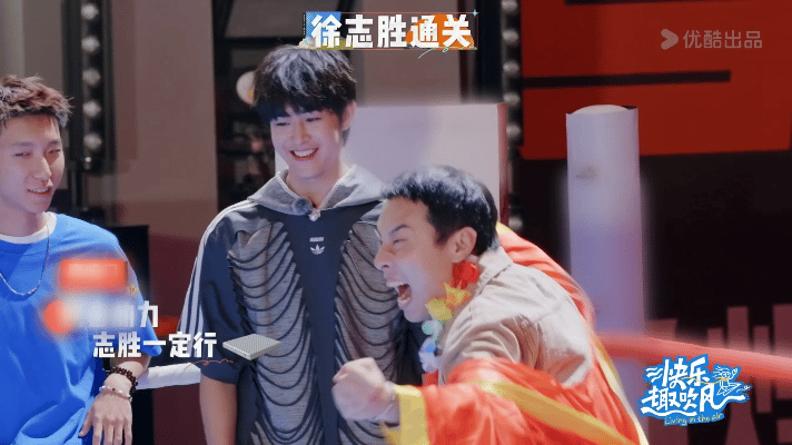 SOS！谁能救救我们志胜攻守大对决游戏里，开局就被路人死死拦住，反复对抗十几遍愣