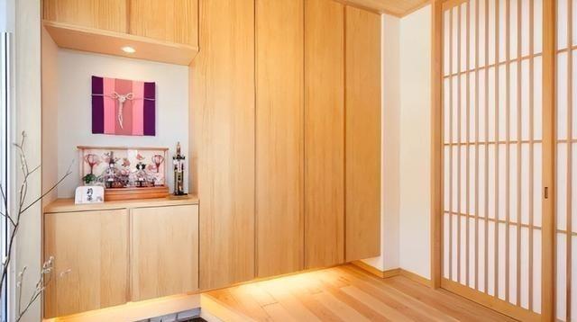 一位日本朋友说，他从来不用中国产品，而且还要把家里的中国制造都扔掉。接着他就请来