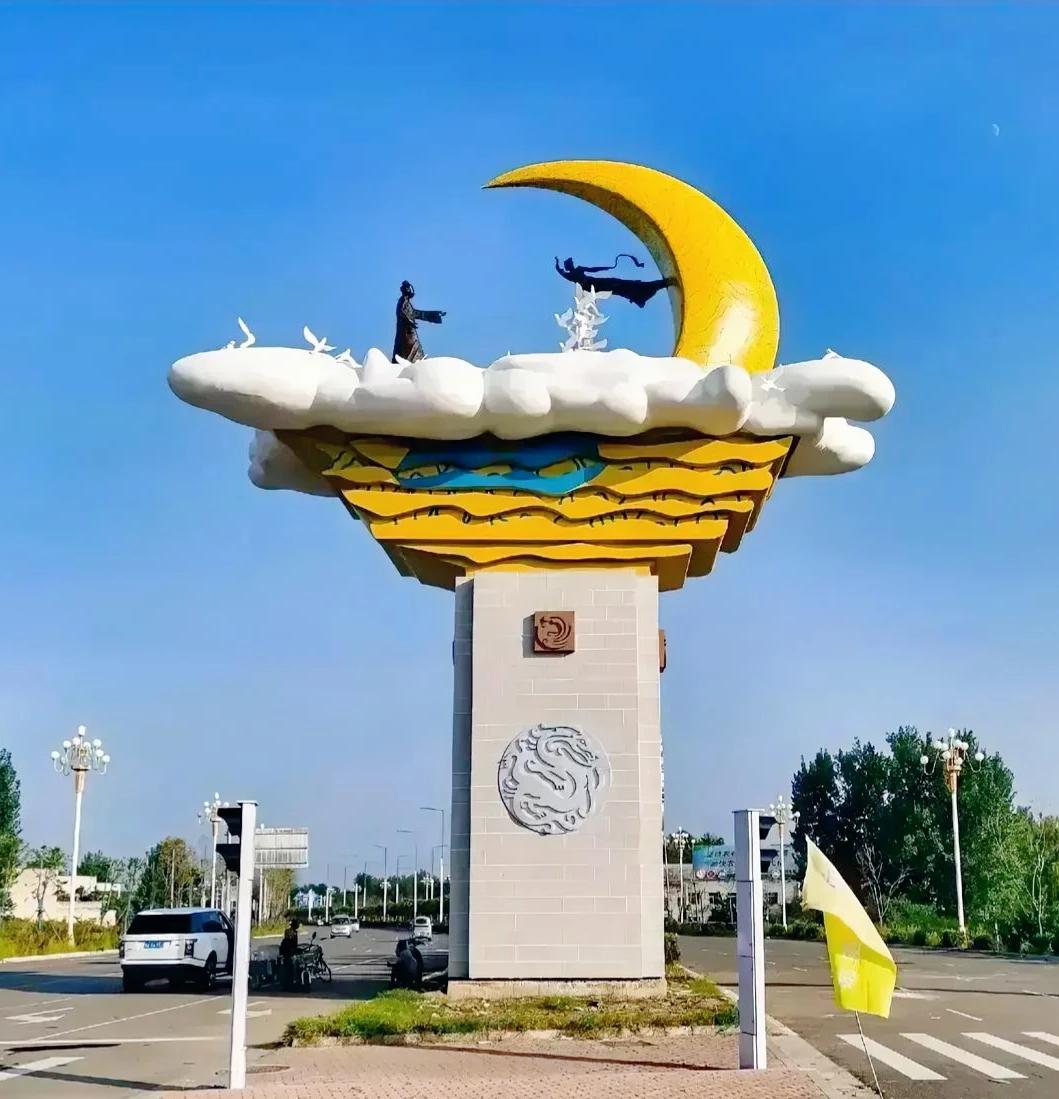 700多万的牛郎织女，
还挺严谨的。[大笑]
至少鹊桥的颜色是白的，不是黑的，
