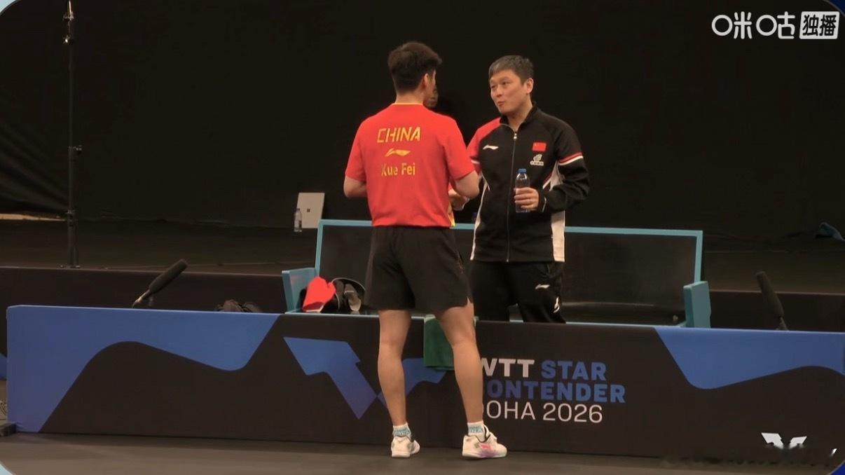 薛飞1-0张本智和（11-3）这确实是一物降一物啊