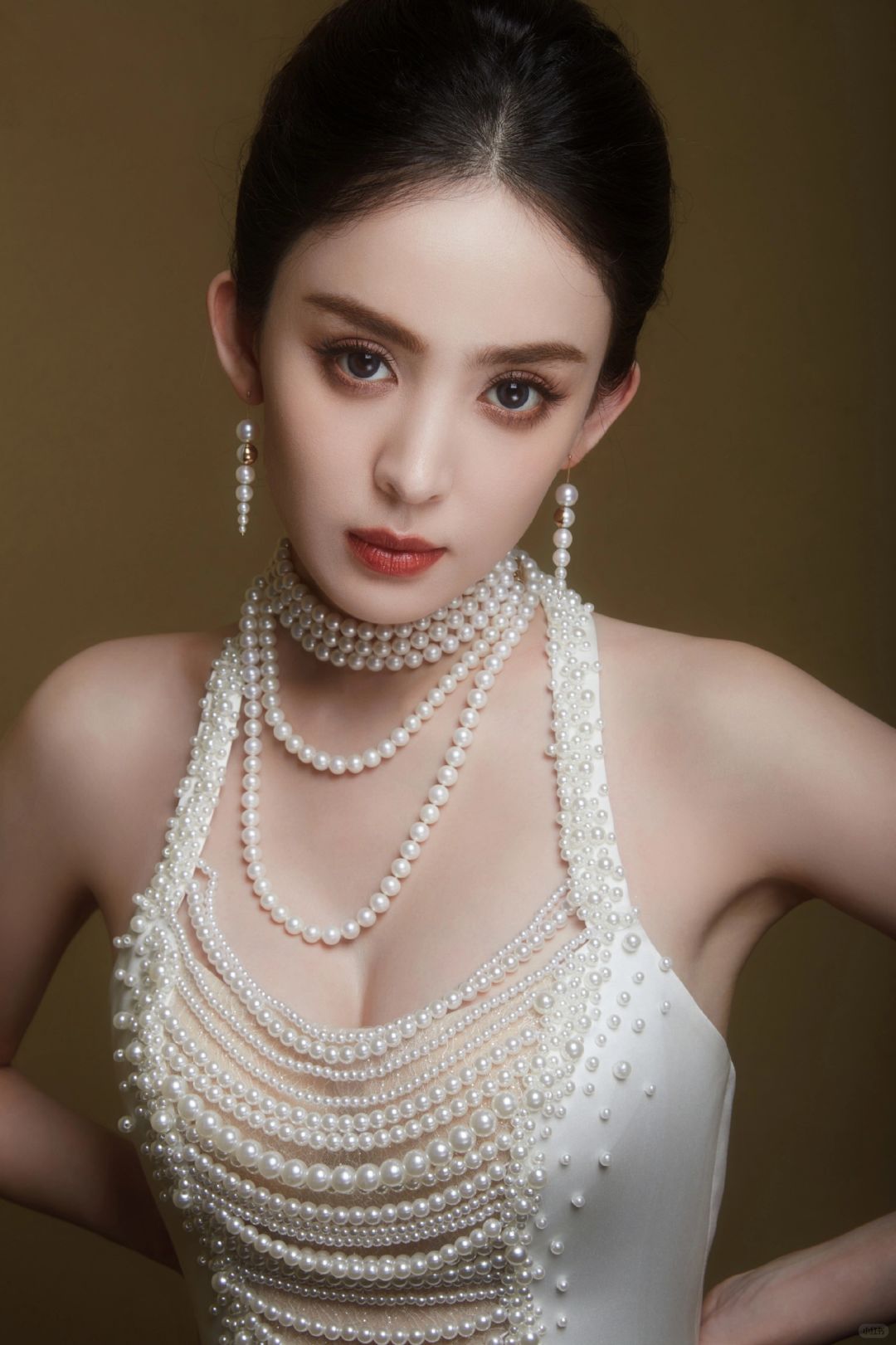 娜扎完全浪费了她的美貌