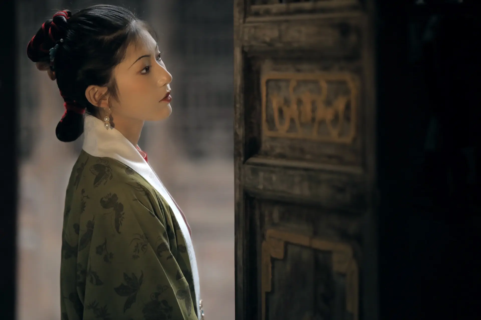 
纵使相逢应不识，尘满面，鬓如霜
📷💄