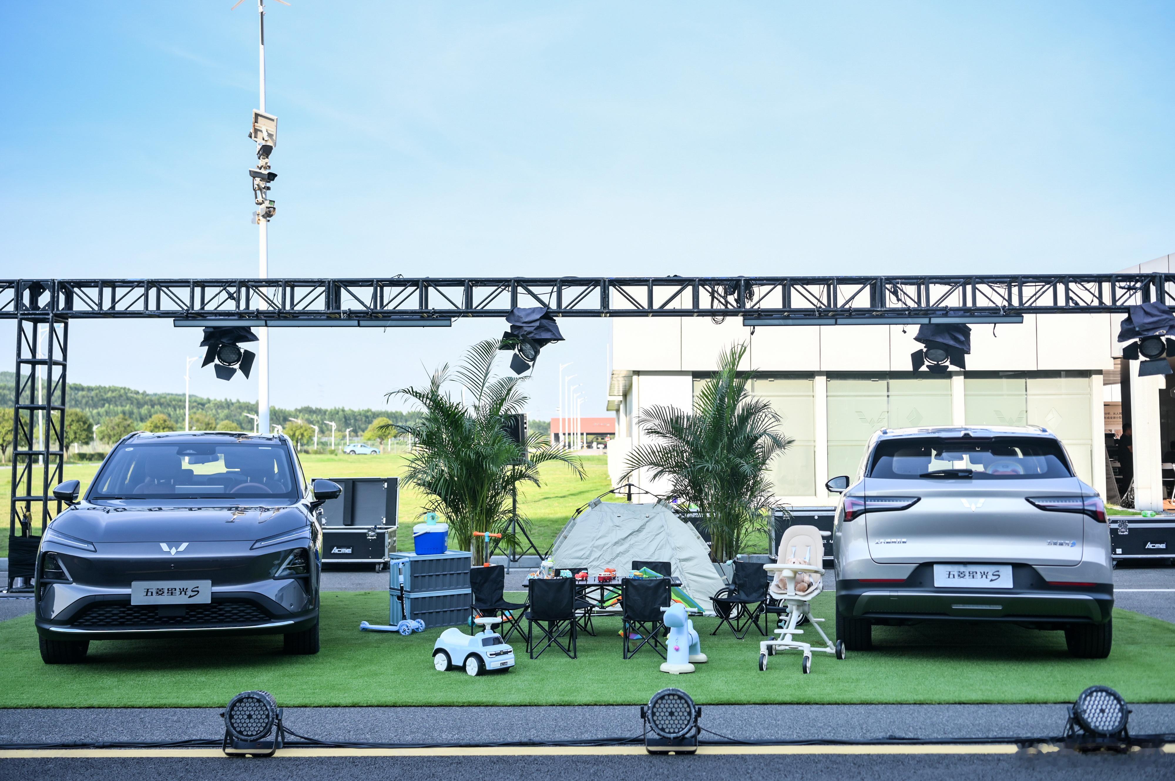 晚上#五菱星光S上市#猜一下#五菱星光S#价格星光S PHEV 60KM 进阶型