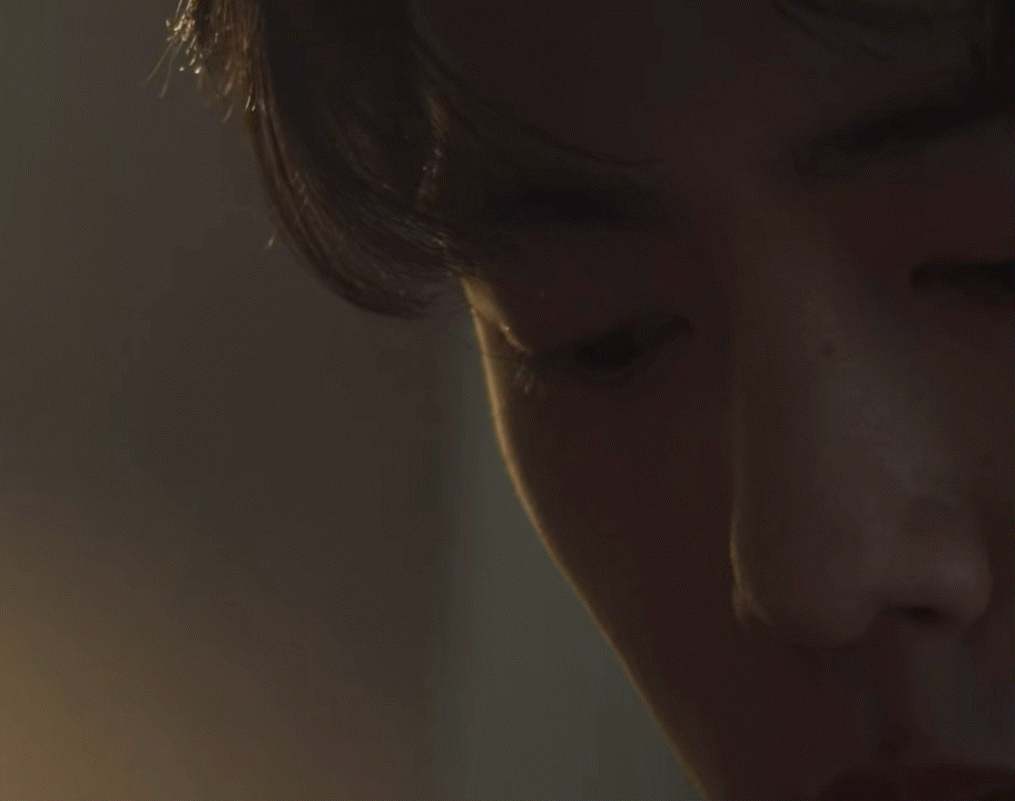 肖战荧光棒肖战蛛丝马迹里的荧光棒肖战工作室视频里找到了蛛丝马迹的荧光棒，演唱会真