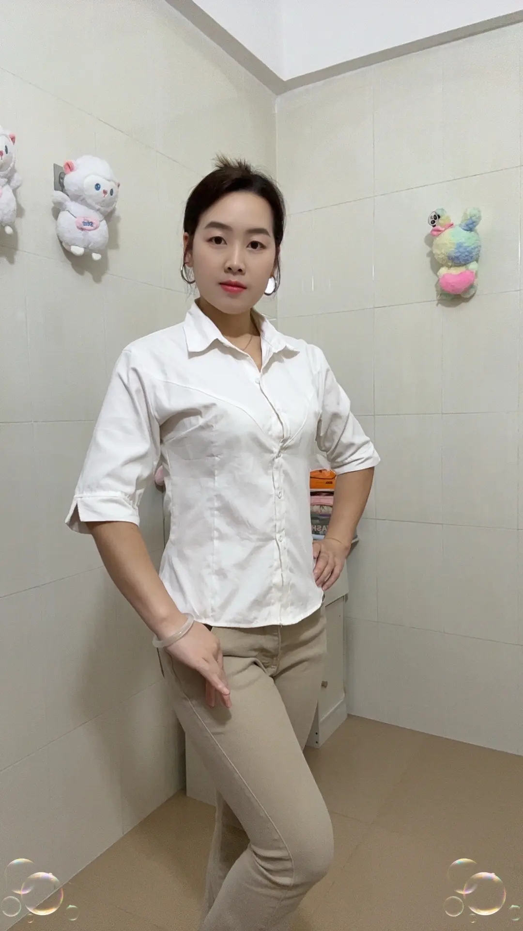当有一天你尝尽了社会的无情，金钱的压力，爱情的不堪，人心的险恶，你终会...