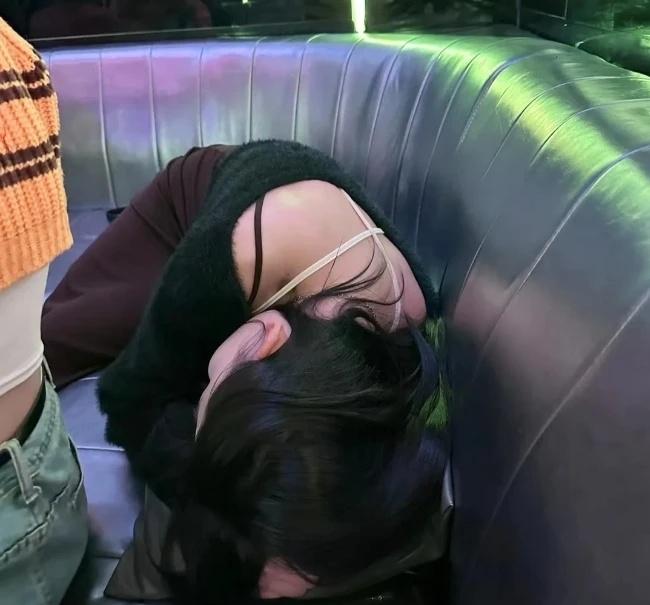 和醉酒女发生性关系，她呻吟享受也是强奸
📱和醉酒女发生性关系，即使她有一定主动