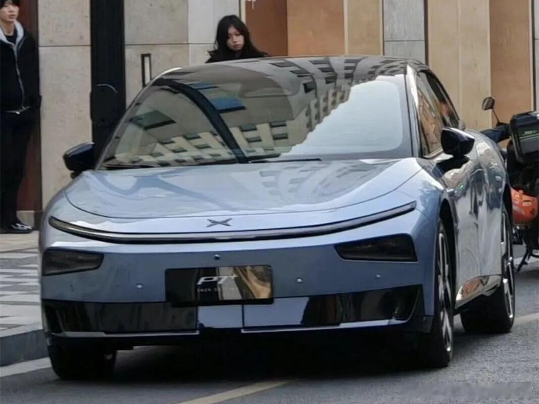 增程版小鹏P7+实车，满分10分，大家给这个新造型打几分？ 