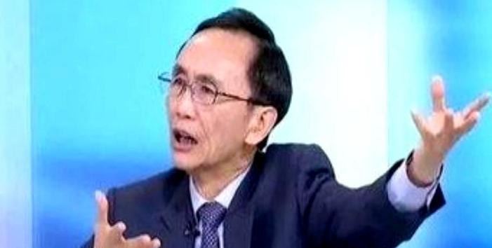 吴子嘉此番点评可谓切中要害，他指出郑丽文在上海东郊宾馆与台商交流时，公开表态国民