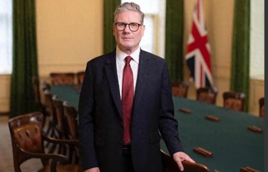 英国首相斯塔默 “投喂” 给了世界三句话！

第一句话是他说的中国已经崛起了。