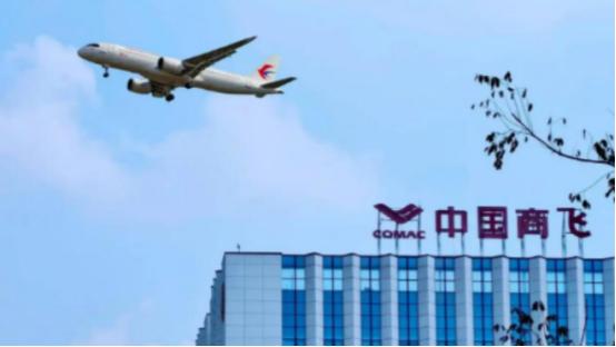 不再忍气吞声！欧美把持适航证疯狂卡脖子，中国航空全面反击，旧霸权秩序彻底崩塌
