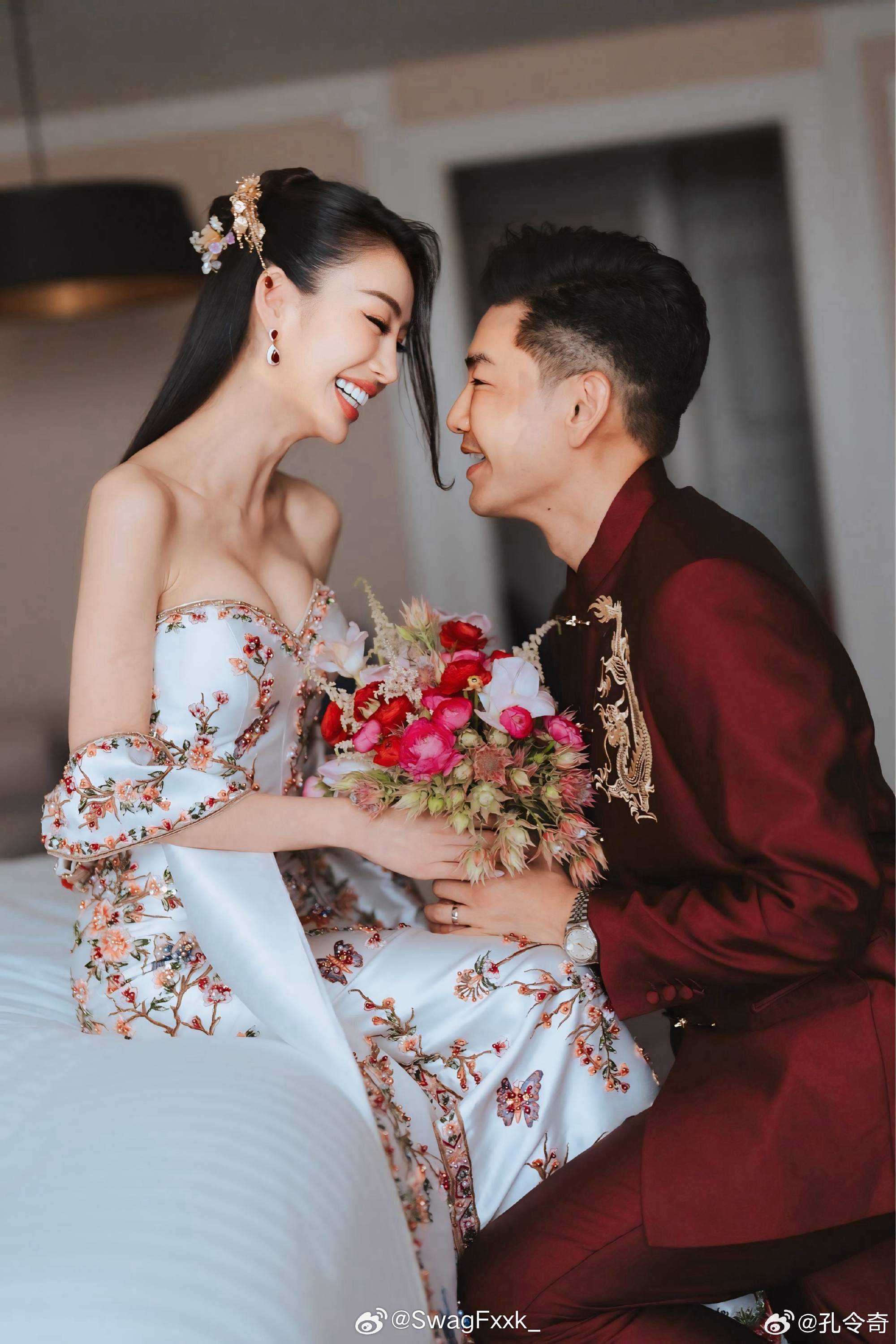 孔令奇再办婚礼孔子后代！孔令奇近日在马来西亚再办了一次婚礼！去年孔令奇和其老婆在