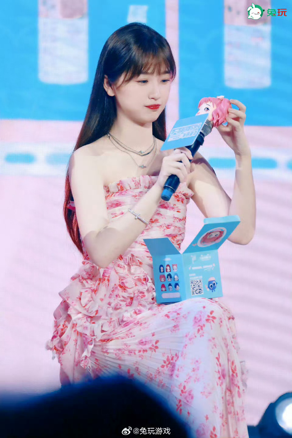 翻去年今日看到的一张萌萌小猪欣 