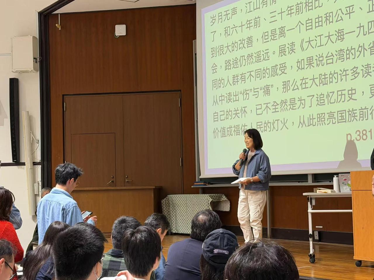 龙应台专为大陆定制的「和平主义」 

龙应台近期奔走于欧美日，高举「和平主义」大