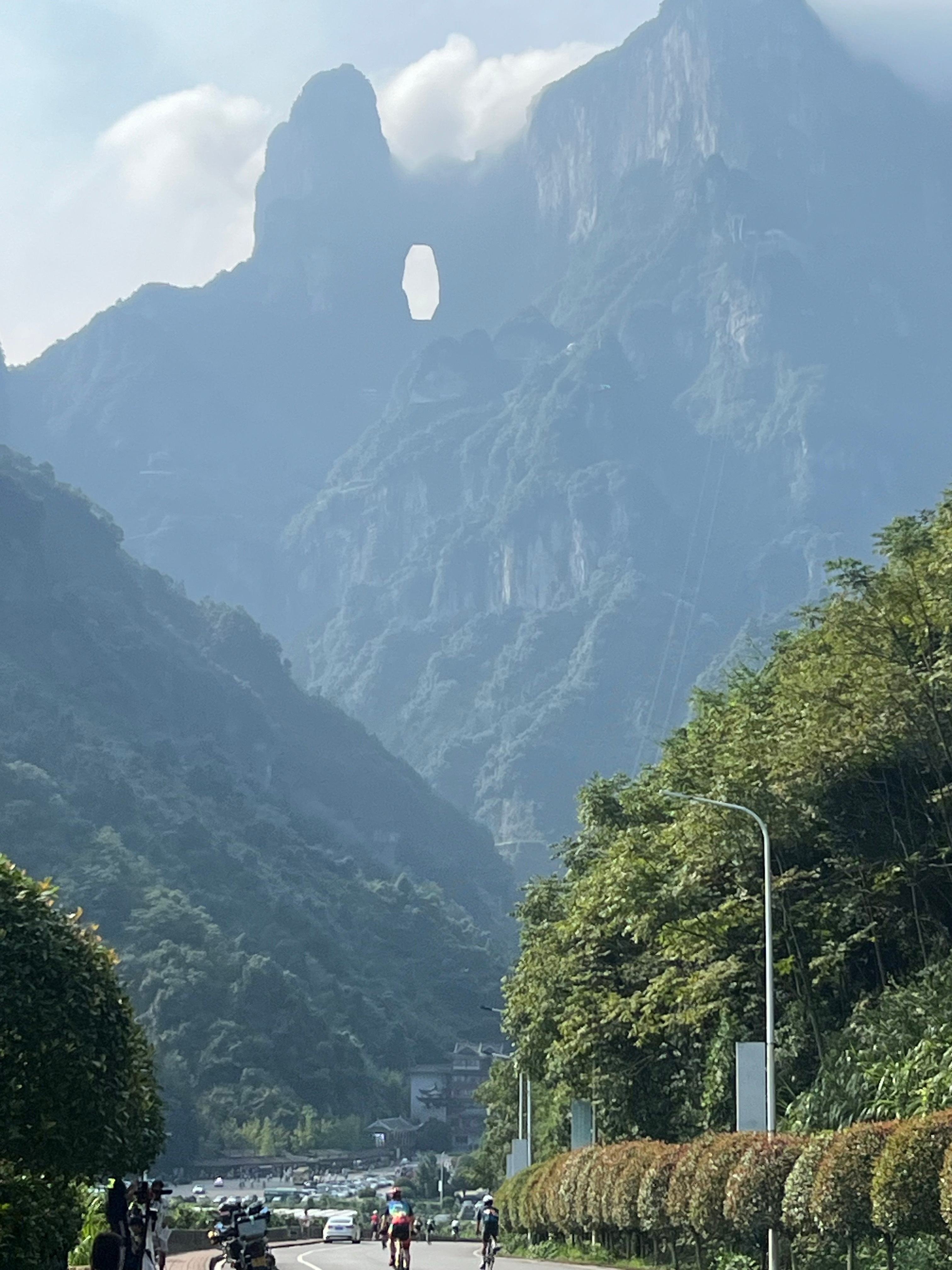 就喜欢这样  速战速决 六点半开工现在已经回到酒店开始剪片 ​​​