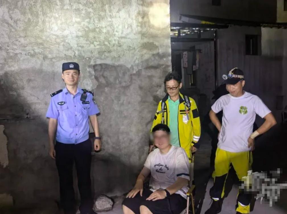 浙江杭州，一名男子跟老婆在家吵了一架，心里郁闷，就想找个地方静静，但自己懒得琢磨