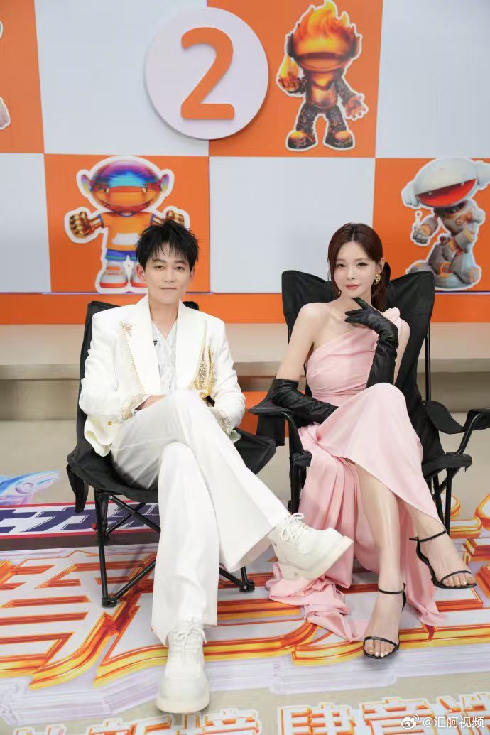沈梦辰时团合照没提醒宋亚轩刘耀文吗2026青春芒果夜 被这张合照戳中笑点，集体合