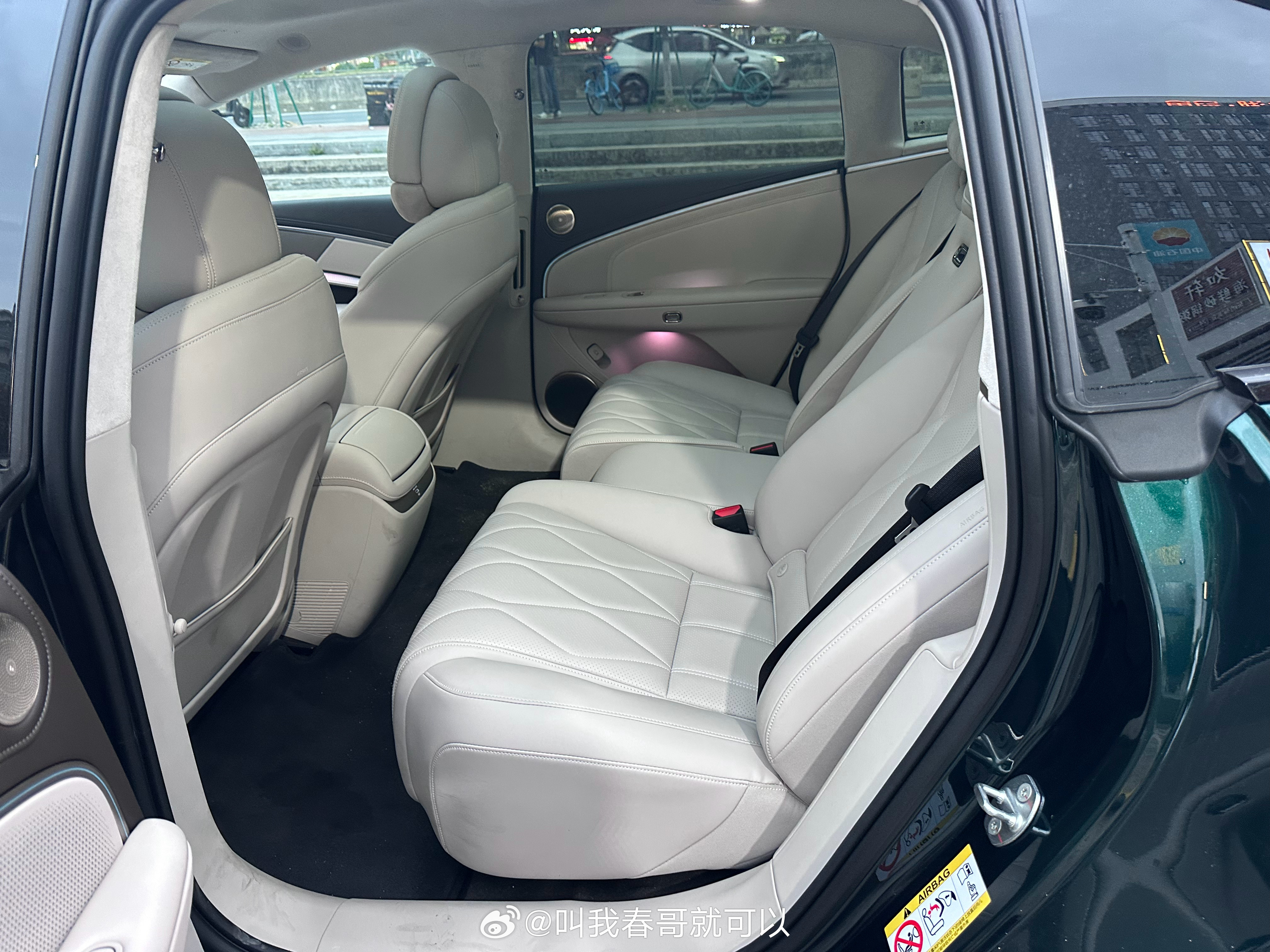 第一次在昊铂超充站充电，这速度还可以！16分钟充了40%的电，基本上够快了。 