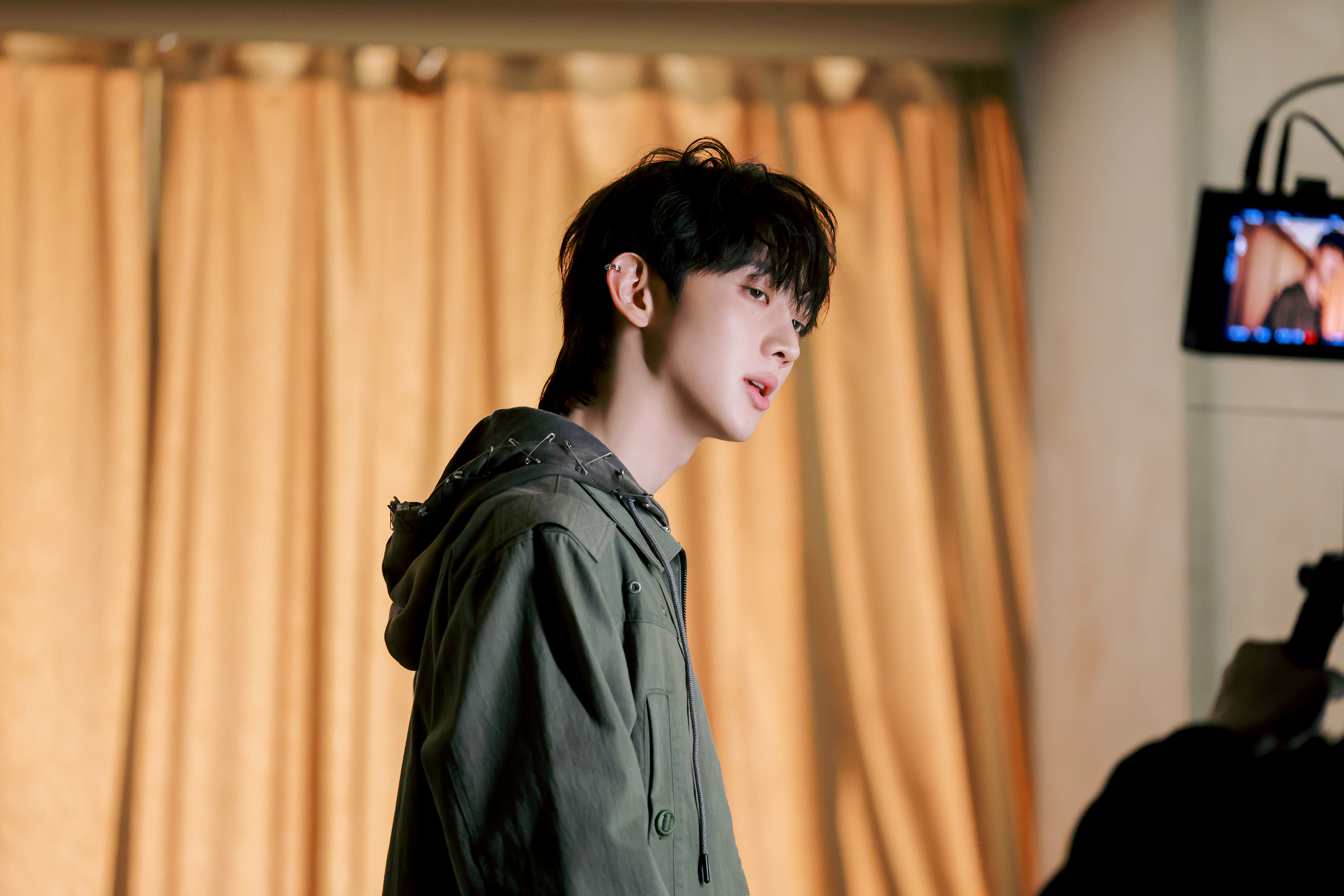 AND2BLE  AND2BLE 'Curious' MV Photo Sket