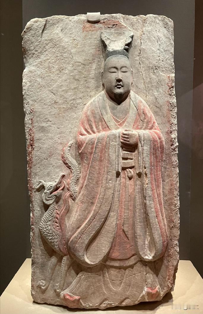 王处直墓的浮雕真绝，人物像是直接从石头里走出来的，气蕴好生动。

这两块河北曲阳