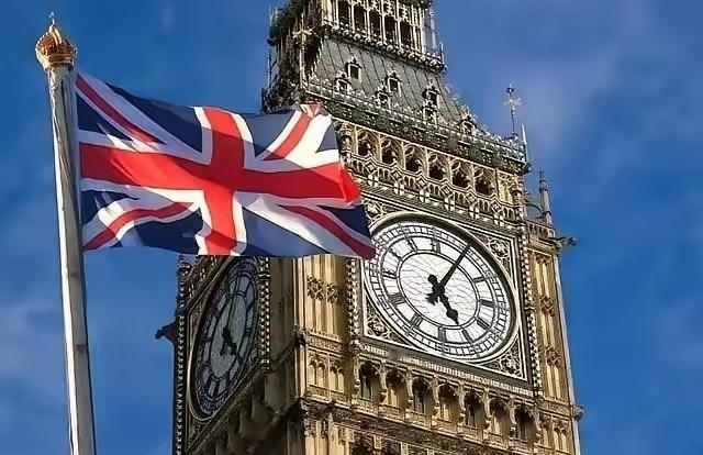 英国从中国拿走了五块地。到现在，只收回来一块香港。还有四块，依然在外面。
晚清那