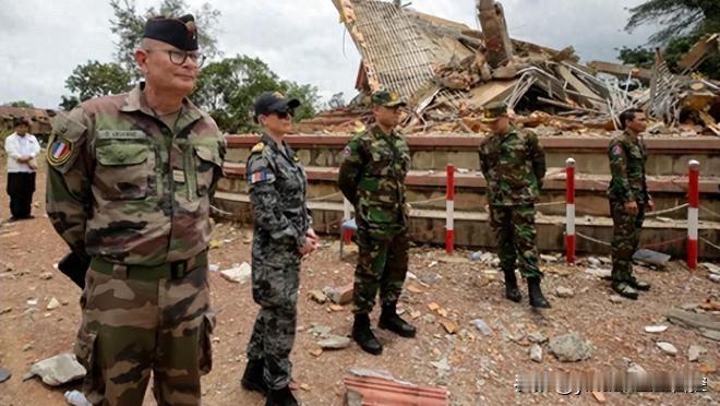 【中柬泰外长成功举行三方会晤】
     12月29日上午，中柬泰外长在云南玉溪
