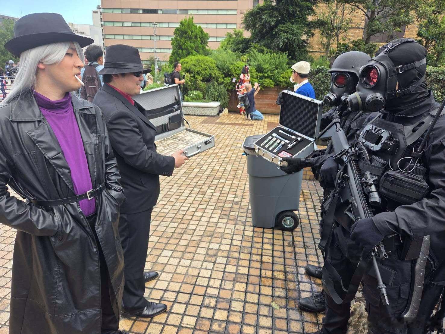 在Acosta池袋的黑暗交易 ​​​