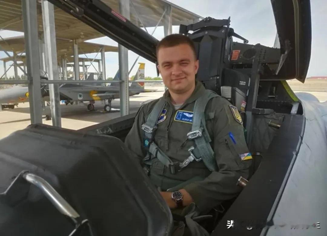 🇷🇺俄军击毙F-16中校飞行员⚡️
🔺8月26日,阿列克谢·梅泽在执行战斗