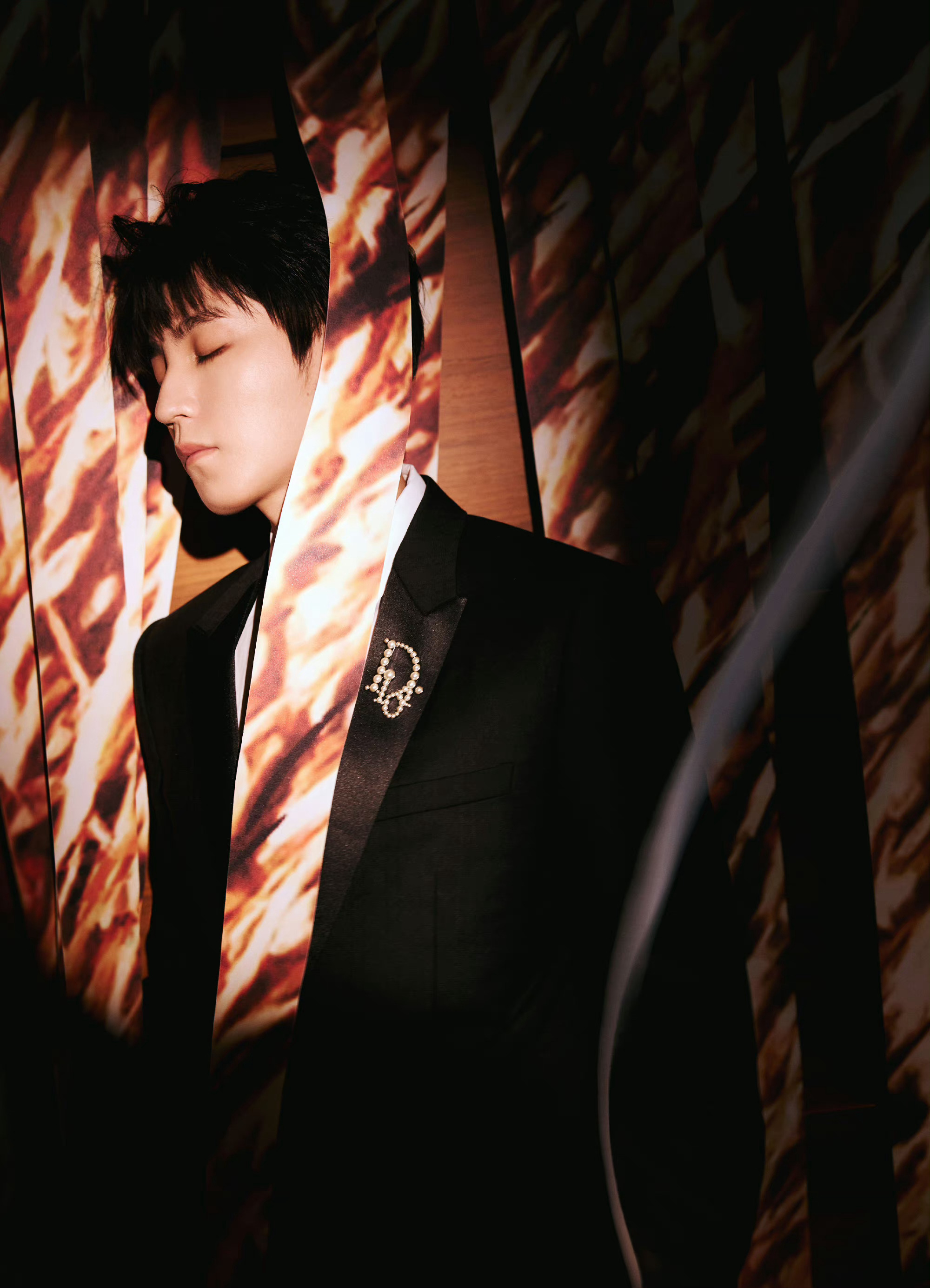 #王俊凯珍珠胸针##王俊凯闭眼侧颜#小王子凯凯 ​​​