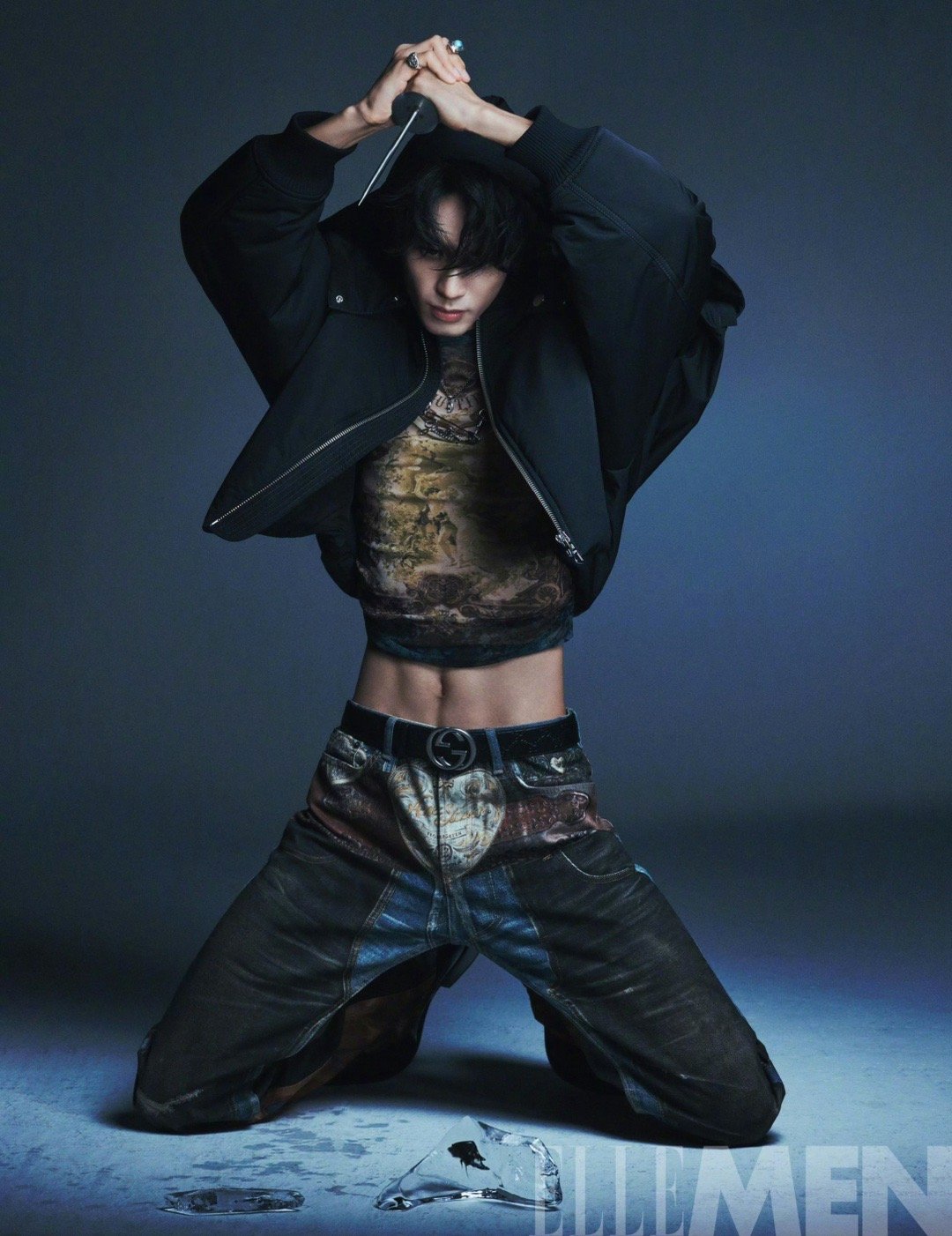 宋威龙露腰血痕妆 谁懂这种氛围感！露腰+血痕妆的组合太绝，破碎感与帅气并存，性张