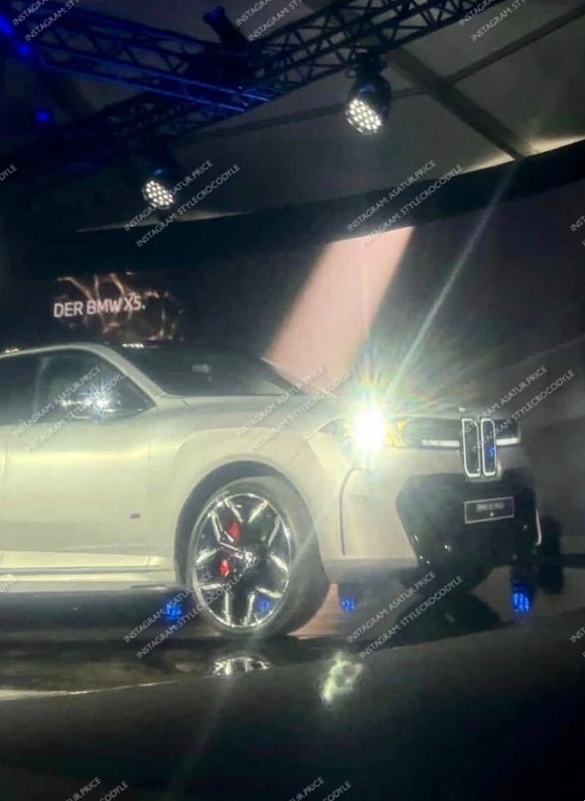 新一代G65 X5从轮毂刹车、双边四出的排气布局可以判断，这是一款高性能的M P