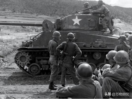 1951年，志愿军91团被美军包围，在制定突围方案时团长建议向南突围。众人一愣“