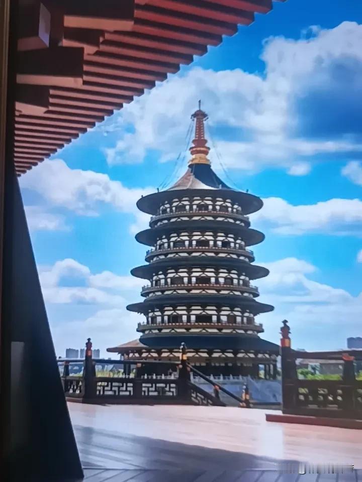 汉川靠着紧邻武汉的区位红利，把装备制造、纺织服装做成了支柱产业，去年规上工业企业