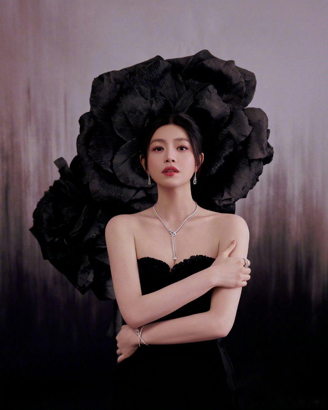 陈妍希直播说计划2026年专注工作，还说完全不排斥双女主剧，想看~ 