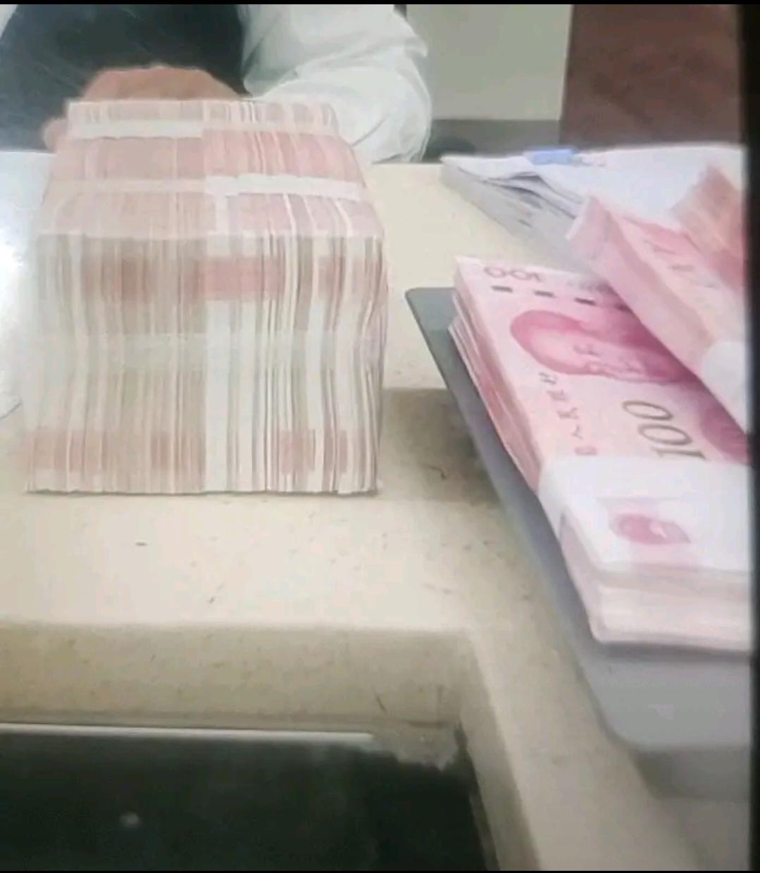 每天存一点，天天存，不该买的尽量控制