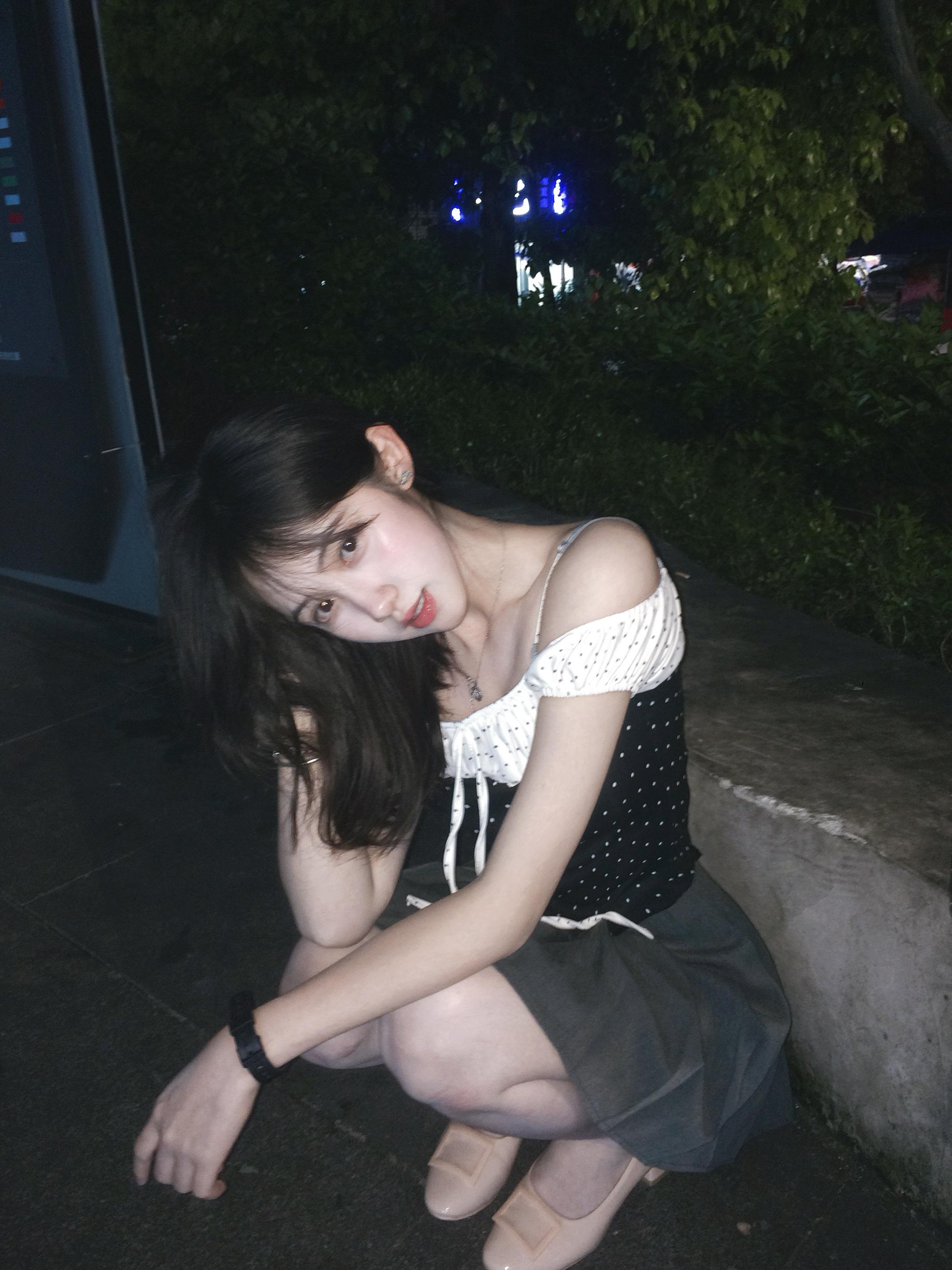 老有人问我对象怎么样 我对象很好 我对羊也很好 对猪也不错 对狗也还行...