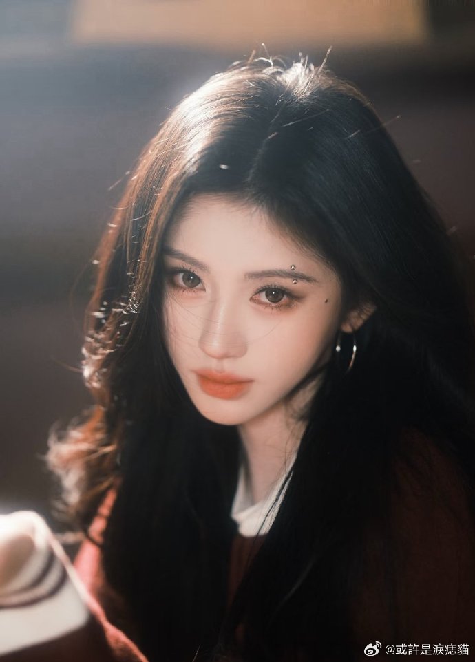 华天崎60秒回顾鞠婧祎妆容谁懂华天崎和鞠婧祎的妆造搭档有多合拍，60秒回顾一整年