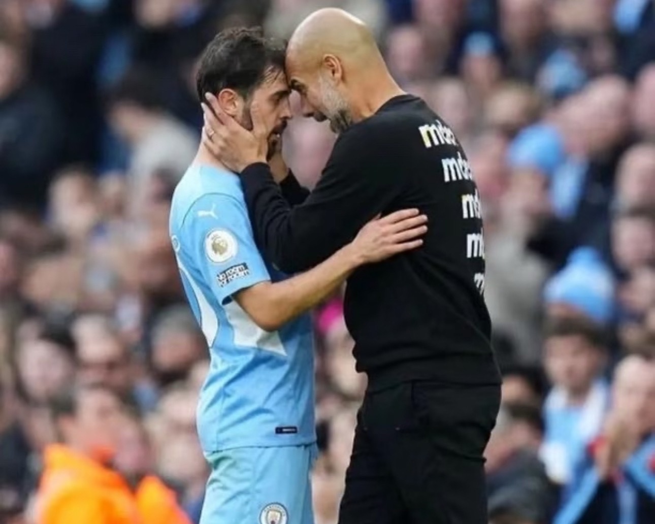 B席：原计划曼城两三年，一待九年揽17冠近日，曼城中场核心贝尔纳多·席尔瓦在专访